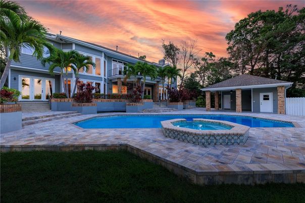 Exterior, Pool