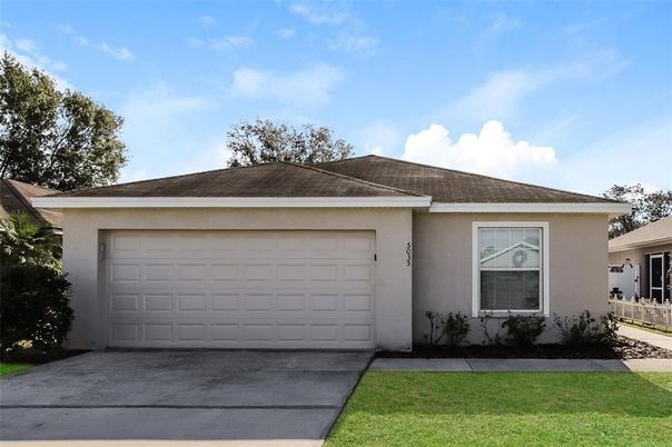 Attached, Exterior, Facade, Ranch