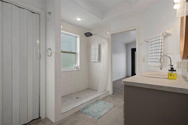 Bathroom, Interior, Recessed Lighting