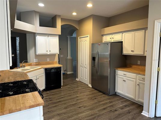 Interior, Kitchen, Recessed Lighting, Wood Texture Flooring
