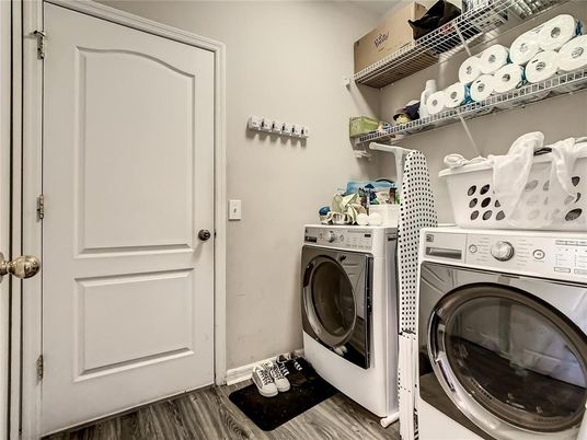 Interior, Washer, Wood Texture Flooring