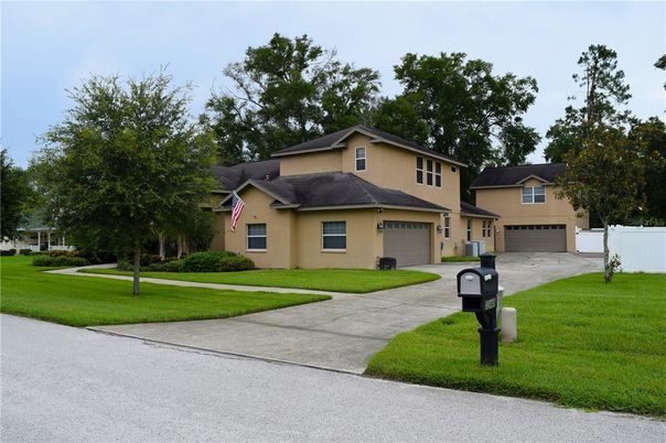 Attached, Exterior, Facade, Ranch