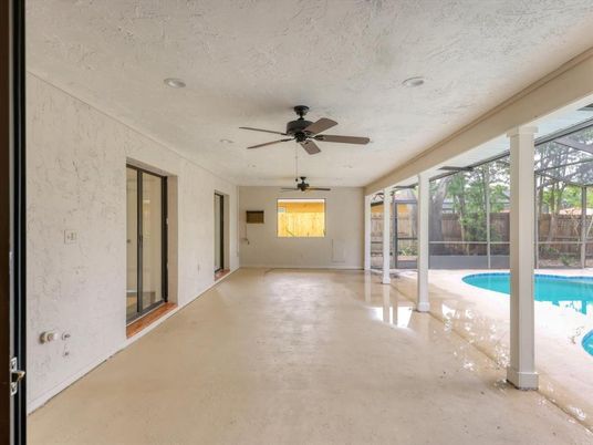 Interior, Pool, Sun Room
