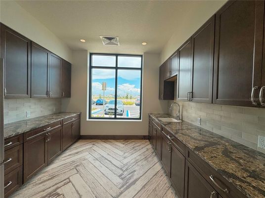 Interior, Kitchen, Recessed Lighting, Water, Wood Texture Flooring