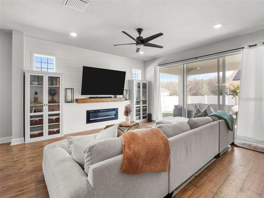 Interior, Living room, Recessed Lighting, Wood Texture Flooring