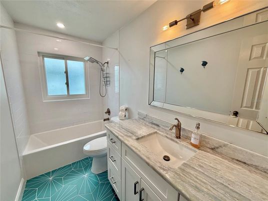 Bathroom, Interior, Recessed Lighting