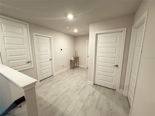 Interior, Recessed Lighting, Wood Texture Flooring