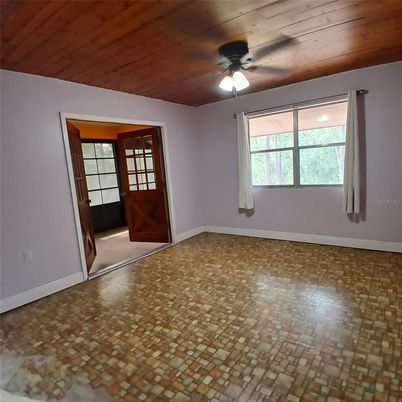 Empty room, Interior, Wooden Ceilings
