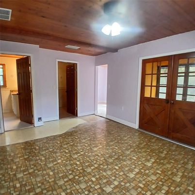 Empty room, Interior, Wooden Ceilings