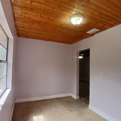 Empty room, Interior, Wooden Ceilings