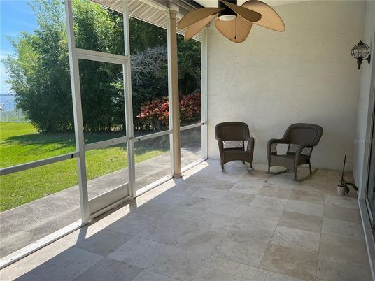 Interior, Sun Room, Water