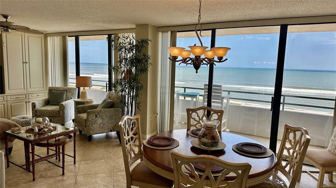 Chandelier, Dining room, Interior, Living room, Water