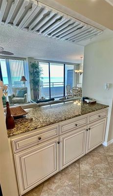 Chandelier, Interior, Living room, Water