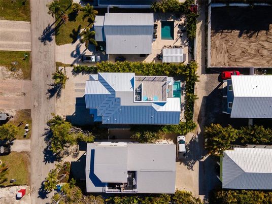 Exterior, Drone