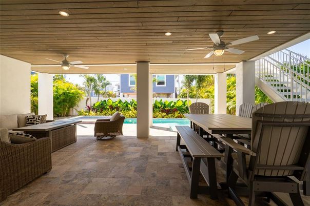 Exterior, Pool, Recessed Lighting