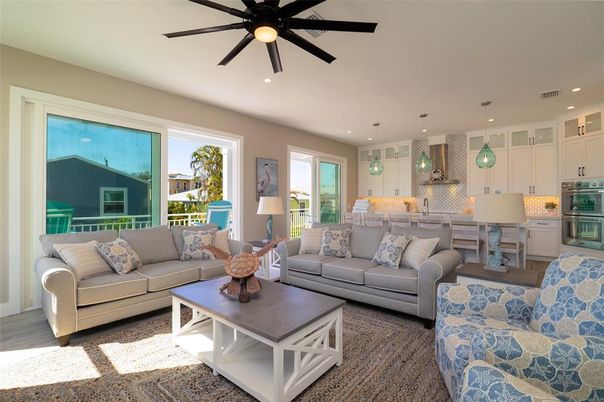 Interior, Kitchen, Living room, Pendant Lights, Recessed Lighting, Stainless Steel Appliances