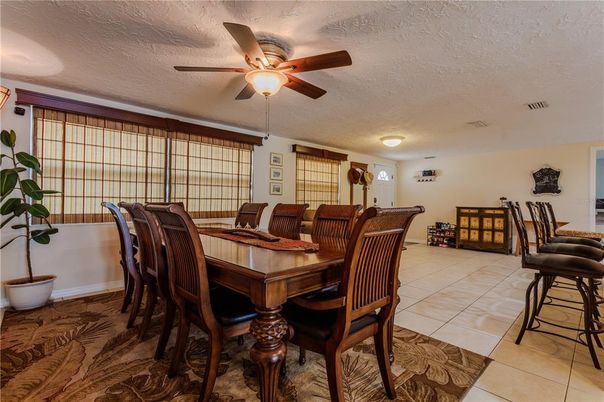 Dining room, Interior