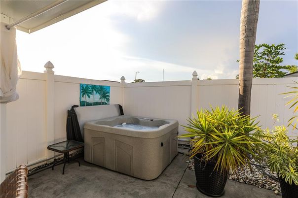 Exterior, Hot Tub