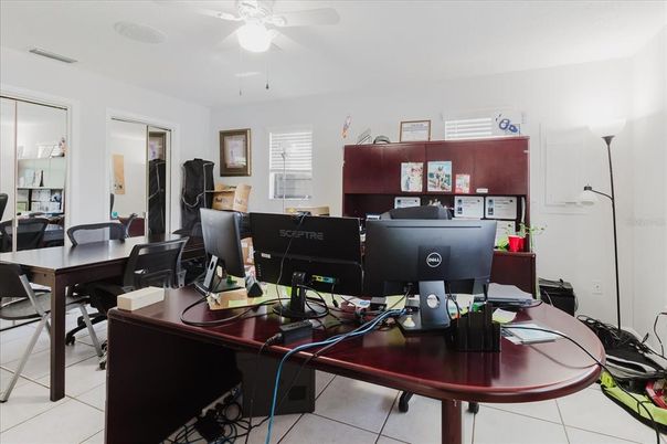 Home Office, Interior
