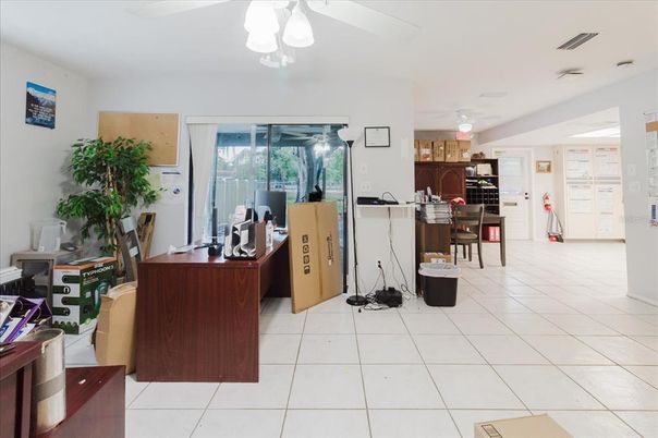 Home Office, Interior