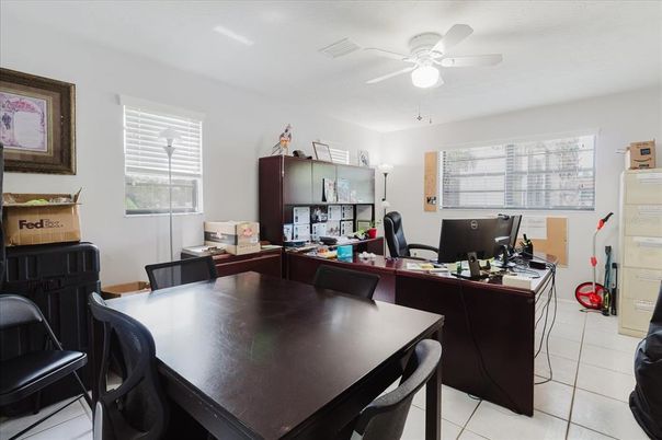 Home Office, Interior