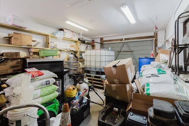 Garage, Interior
