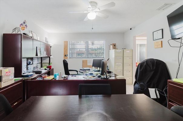 Home Office, Interior