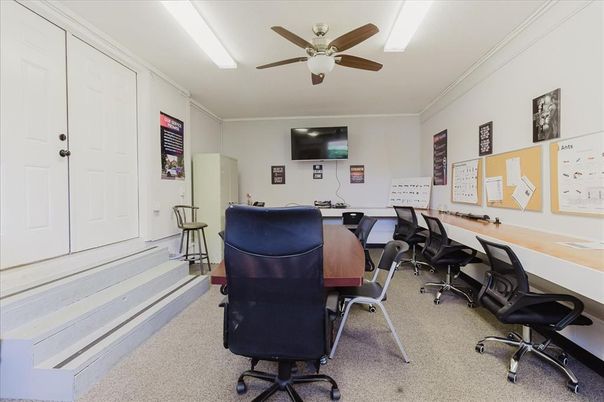 Home Office, Interior