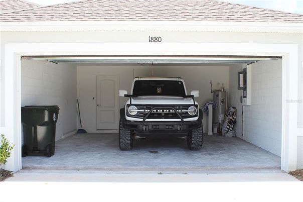 Exterior, Garage