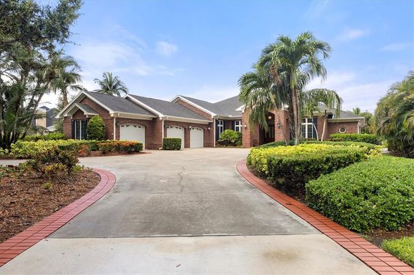 Attached, Exterior, Facade, Brick Facade, Ranch