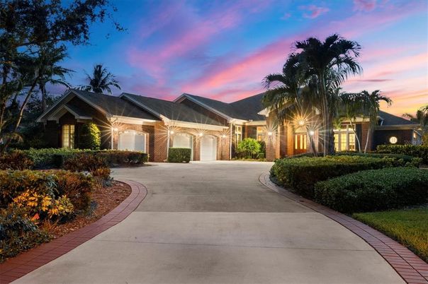 Attached, Exterior, Facade, Brick Facade, Ranch