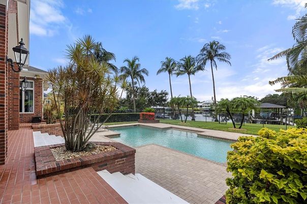 Exterior, Pool, Water