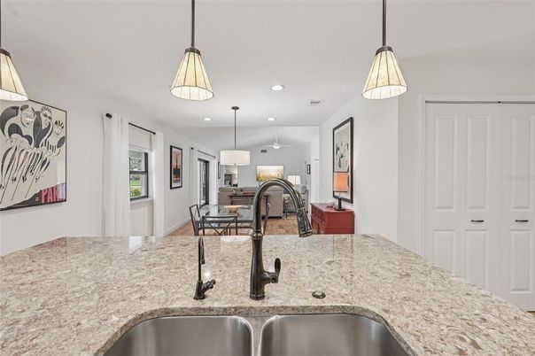 Dining room, Interior, Pendant Lights, Recessed Lighting