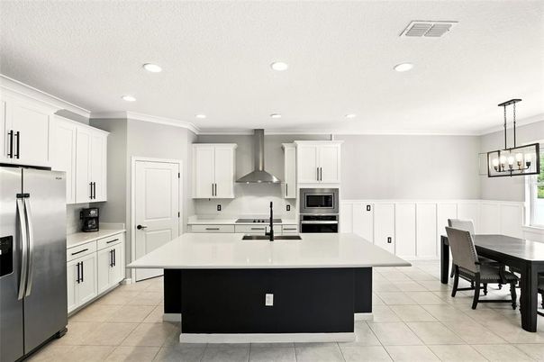 Dining room, Interior, Kitchen, Pendant Lights, Recessed Lighting, Stainless Steel Appliances