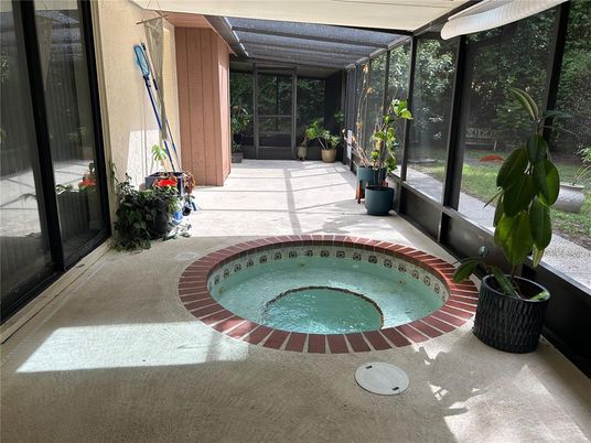 Interior, Pool, Sun Room