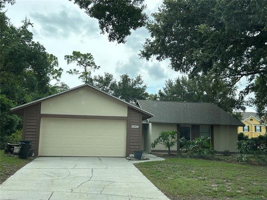 Attached, Exterior, Facade, Ranch