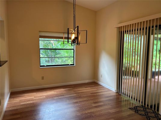 Interior, Pendant Lights, Wood Texture Flooring