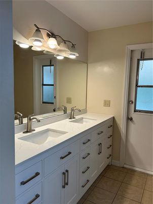 Bathroom, Dual Sink Vanities, Interior