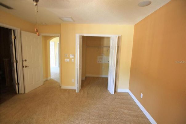 Empty room, Interior, Pendant Lights