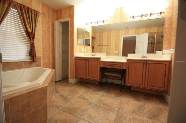 Bathroom, Dual Sink Vanities, Interior