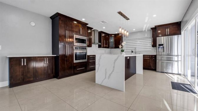 Chandelier, Interior, Kitchen, Recessed Lighting, Stainless Steel Appliances