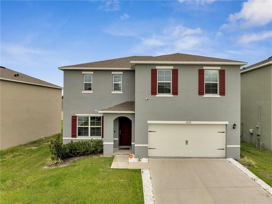 Attached, Exterior, Facade, Mediterranean