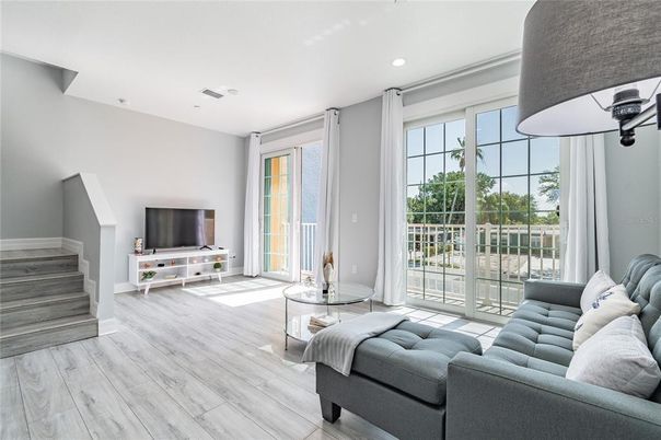 Interior, Living room, Recessed Lighting, Wood Texture Flooring