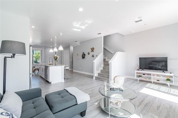 Interior, Kitchen, Living room, Pendant Lights, Recessed Lighting, Wood Texture Flooring