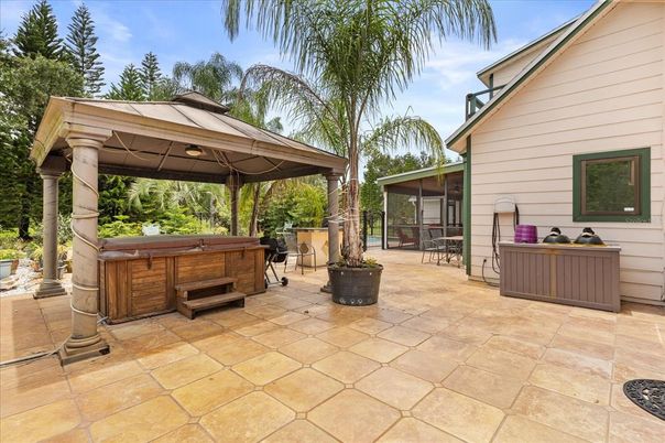 Exterior, Hot Tub