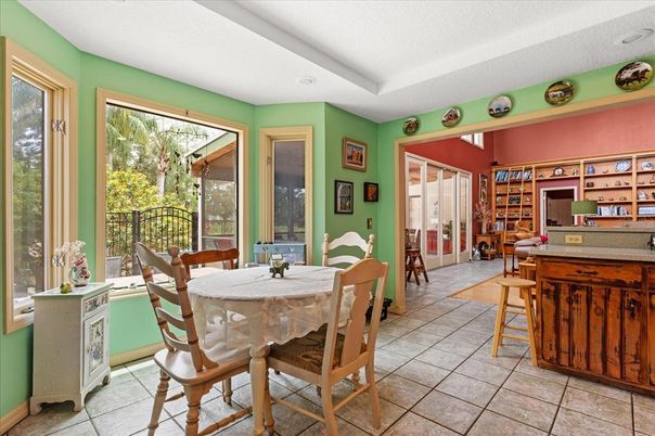 Dining room, Interior