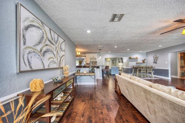 Dining room, Interior, Living room, Pendant Lights, Recessed Lighting, Wood Texture Flooring