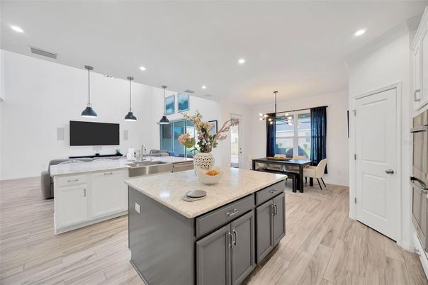 Dining room, Interior, Kitchen, Pendant Lights, Recessed Lighting, Wood Texture Flooring