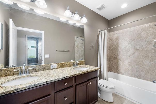 Bathroom, Dual Sink Vanities, Interior, Recessed Lighting
