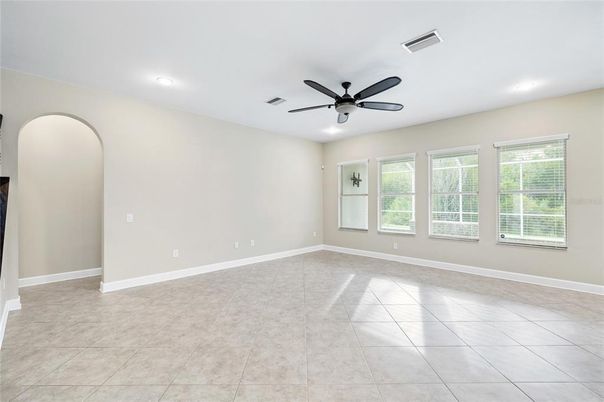 Empty room, Interior, Recessed Lighting